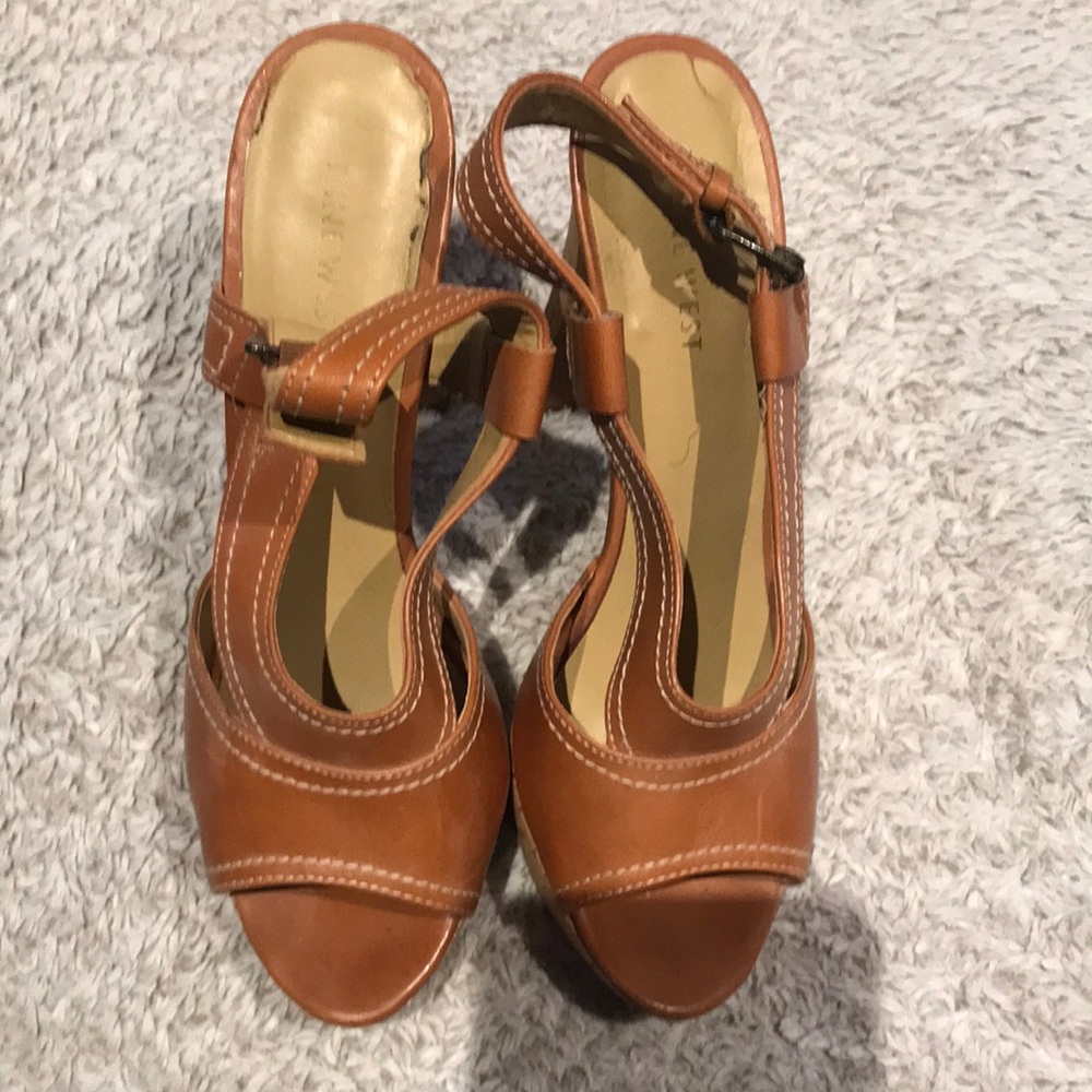 Ladies Nine West size 7.5 beautiful leather and cork high heeled sandals